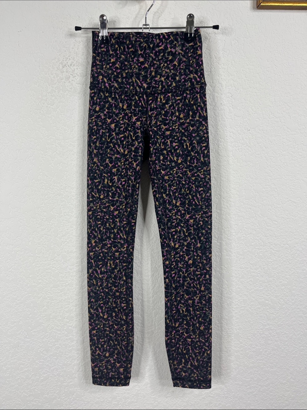 Lululemon Wunder Train High-Rise Tight 24" Fluctuate Micro Pink Multi W5CXNS